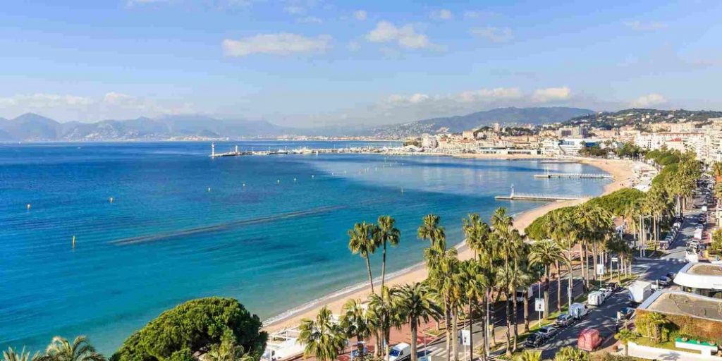 cannes-cherche-a-lisser-sa-performance-au-dela-des-pics-evenementiels-actualite-voyages-magazine-tendances-la-revue-1