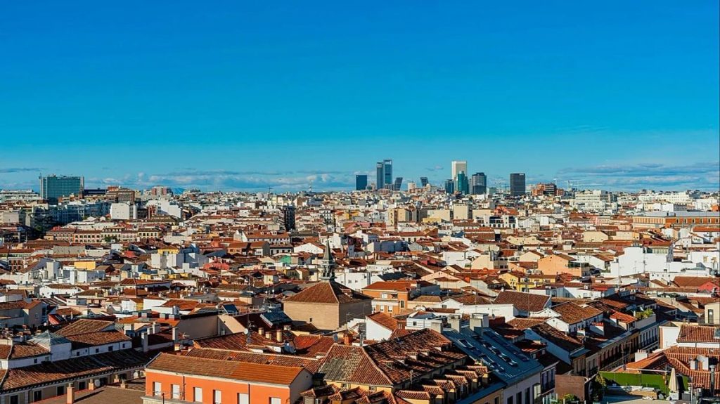voici-les-20-premieres-destinations-en-europe-pour-2026-actualite-voyages-magazine-tendances-la-revue-1-1