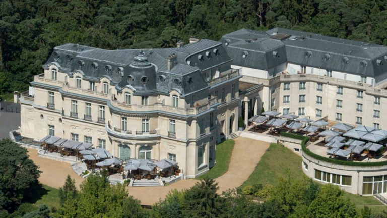 À 35 minutes de Paris, ce château est l’ultime parenthèse pour se ressourcer