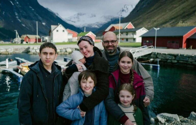 Cannes - Festival 2026 - Sebastian Stan et Renate Reinsve : Un duo réuni sur la Croisette pour "Fjord" - Actualités du luxe - actualités sur le luxe - actualité du luxe