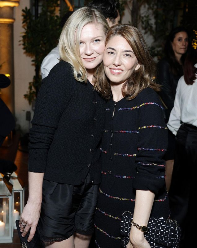 Printemps - Collections Maquillage Denim : L'élégance intemporelle du jean réinventée par les maisons de luxe - Actualités du luxe - actualités sur le luxe - actualité du luxe