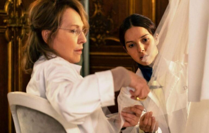 Nathalie Baye: son rôle mémorable au cœur de la haute couture - Actualités du luxe - actualités sur le luxe - actualité du luxe