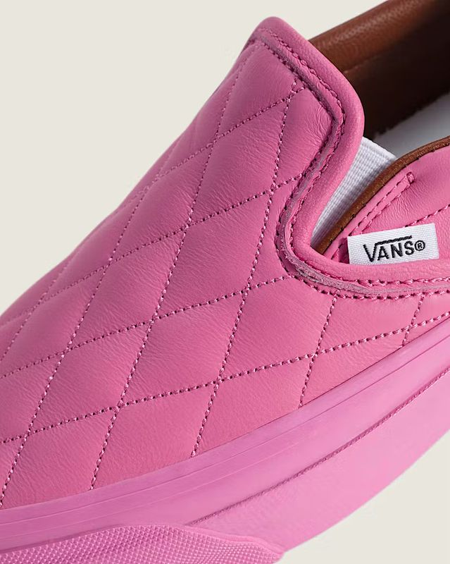 Vans - Collection 2026 : La Classic Slip-On adopte l'élégance matelassée de Chanel - Actualités du luxe - actualités sur le luxe - actualité du luxe