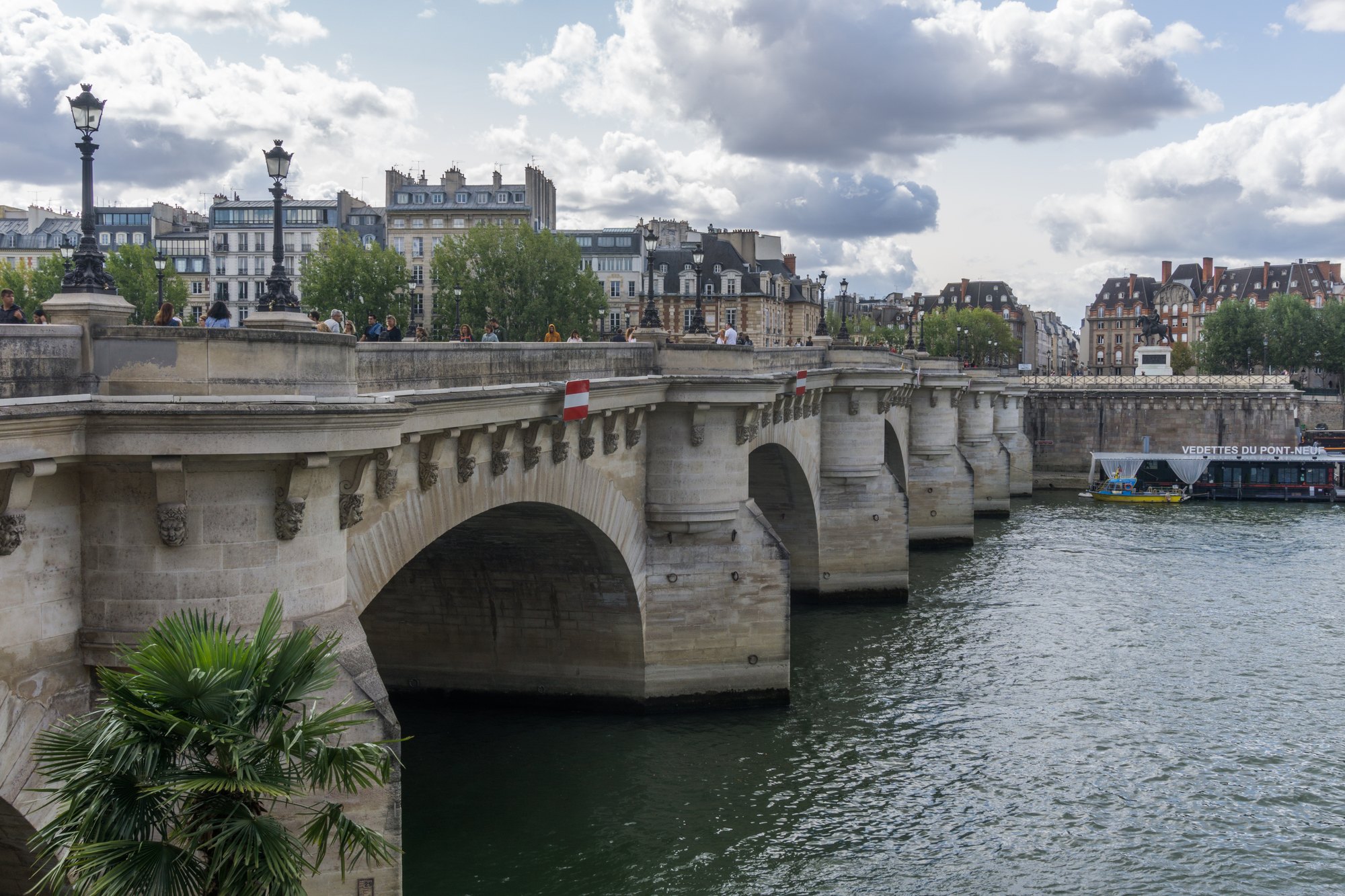 Le Pont-Neuf à Paris — vue actuelle