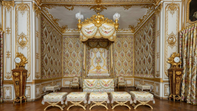 Au château de Versailles, la chambre " privée " du Roi retrouve sa splendeur: les secrets d’une restauration - Actualités du luxe - actualités sur le luxe - actualité du luxe