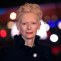 Tilda Swinton sur tapis rouge — Cannes 2026 master class