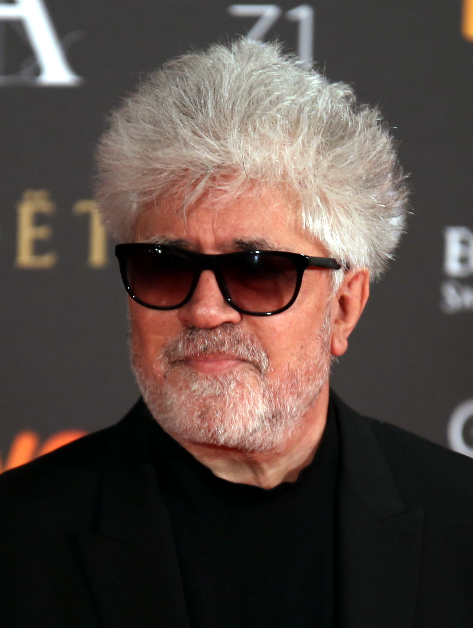 Pedro Almodóvar acclamé pour la première mondiale de Bitter Christmas à Cannes 2026