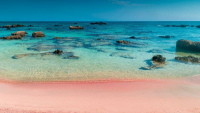 Crète - Elafonissi : La plage au sable rose, élue deuxième plus belle du monde, à 3h de la France - Actualités du luxe - actualités sur le luxe - actualité du luxe