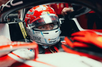 Ferrari: les coulisses d'une journée privée avec Hamilton et Leclerc - Actualités du luxe - actualités sur le luxe - actualité du luxe