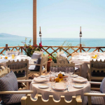 Sur un rocher face à la Méditérannée, le plus beau restaurant de la Côte d’Azur vient de rouvrir ses portes - Actualités du luxe - actualités sur le luxe - actualité du luxe