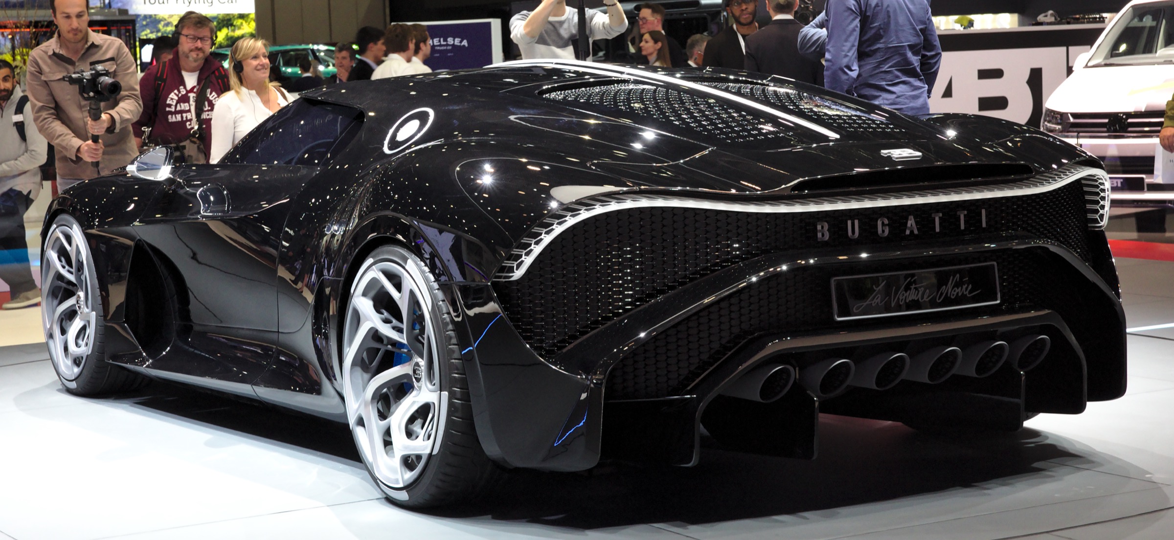 La Bugatti La Voiture Noire, pièce unique vendue 16,7 millions d'euros, présentée au Salon de Genève 2019. (Photo Alexander Migl, CC BY-SA)