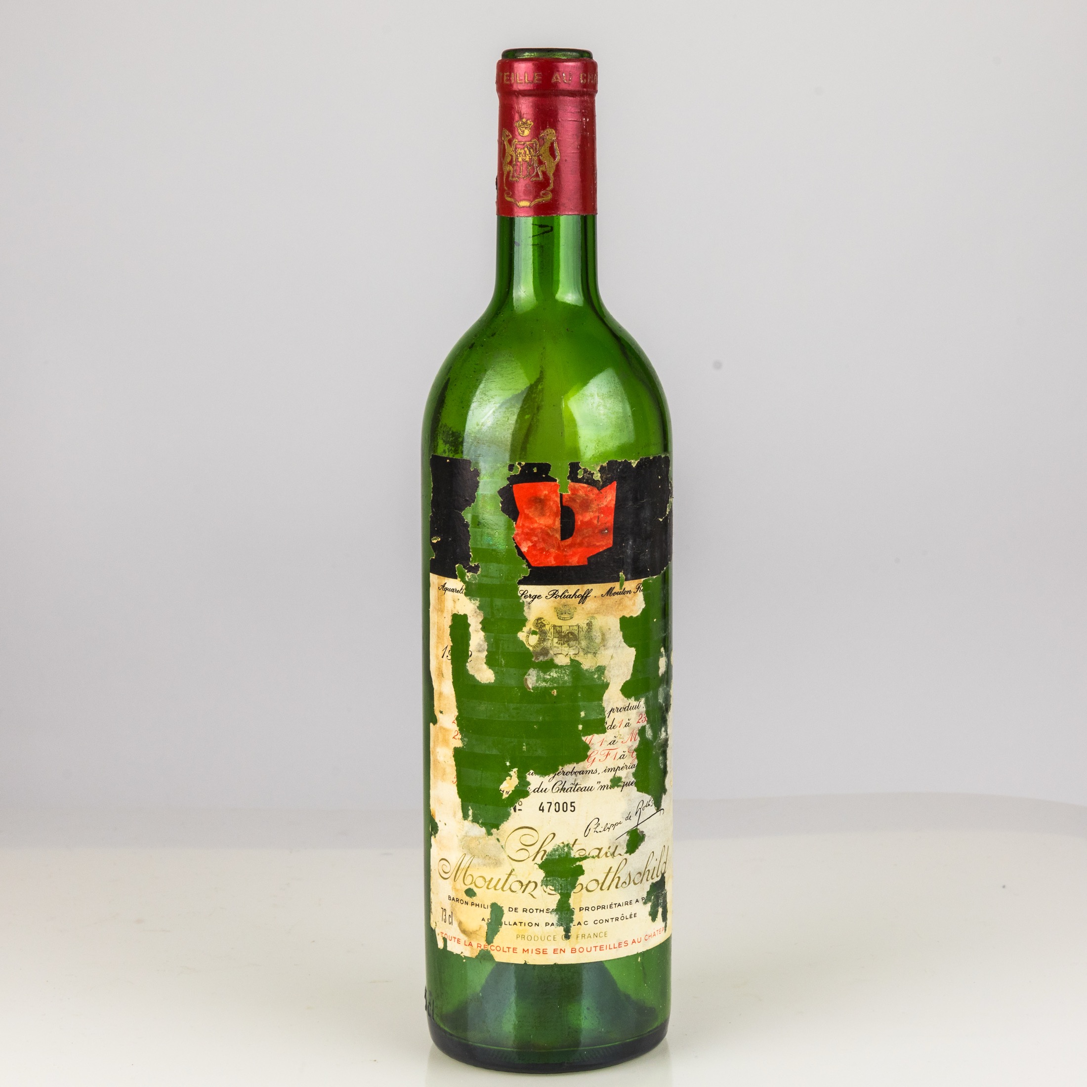 Château Mouton Rothschild, dont l'étiquette change chaque année sous le pinceau d'un grand artiste, de Picasso à Jeff Koons. (Photo HReuter, CC BY-SA)