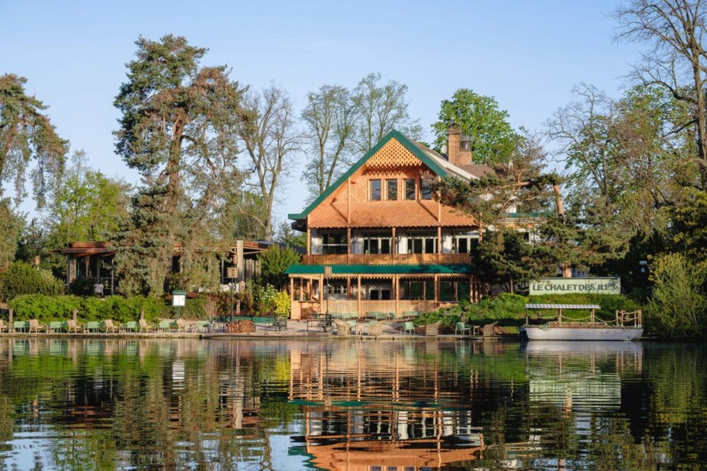 Le Chalet des Îles: l'enchantement d'un brunch bucolique à Paris - La Revue du Luxe