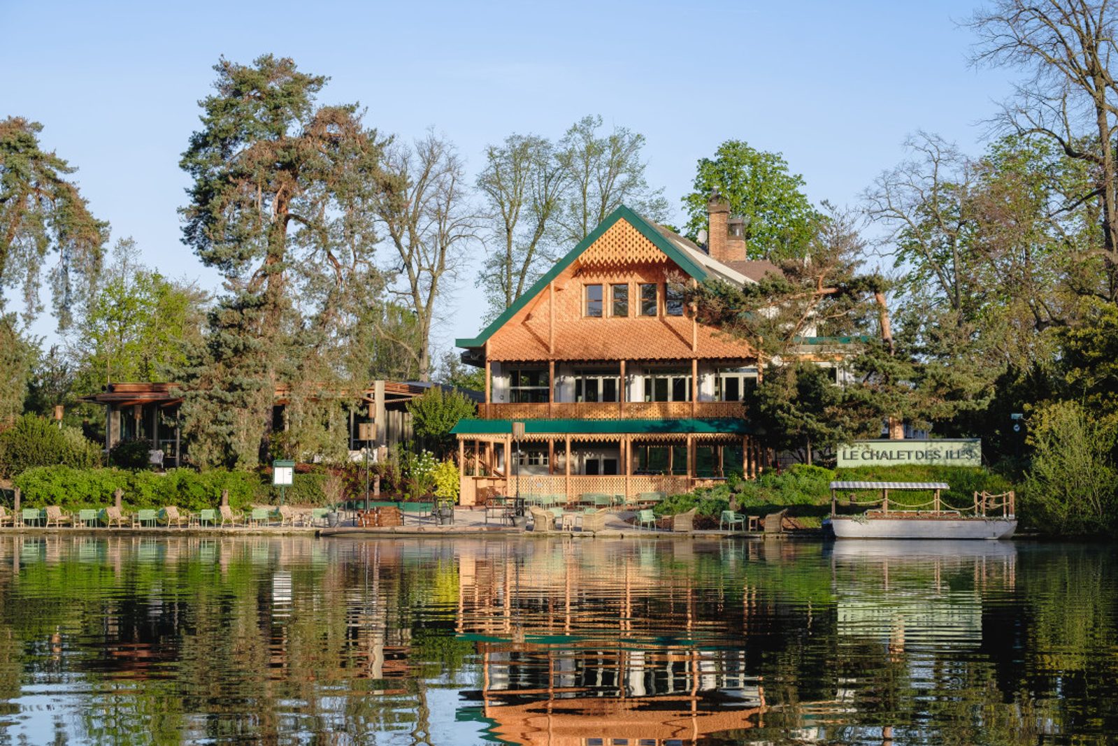 Le Chalet des Îles: l'enchantement d'un brunch bucolique à Paris - La Revue du Luxe