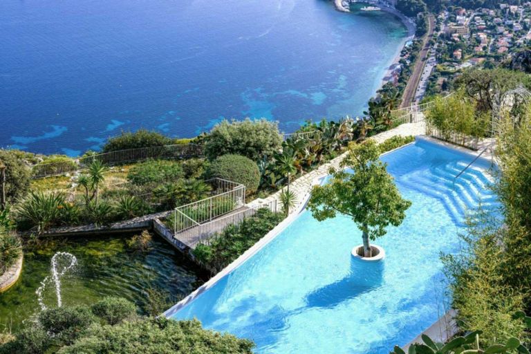 Château de la Chèvre d'Or: l'odyssée perchée en terre d'Épicure - La Revue du Luxe