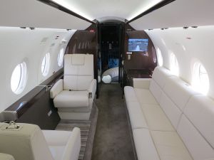 Jet privé de luxe sur le tarmac