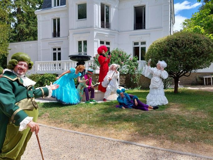 La Cour des Merveilles : la première maison d'hôtes immersive de luxe de France - La Revue du Luxe