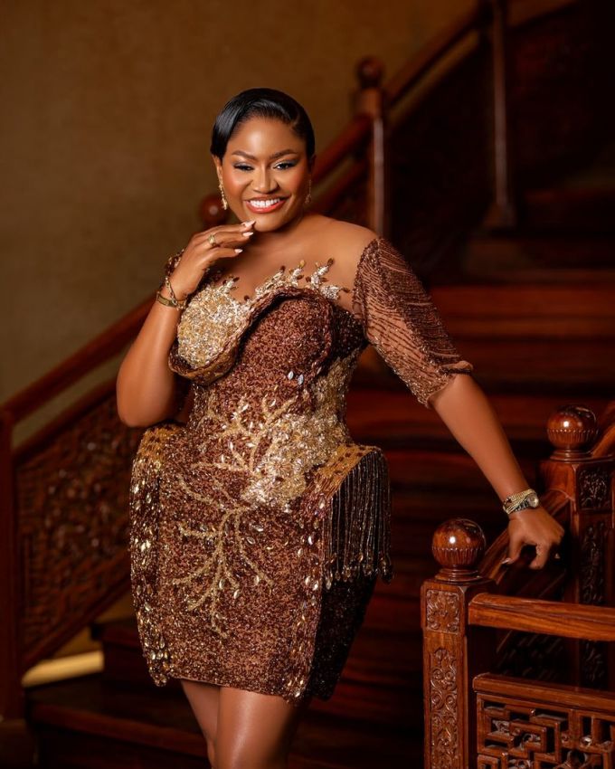 Ifeoma Onebunne : 50 ans de rayonnement entre mode, finance et philanthropie - La Revue du Luxe