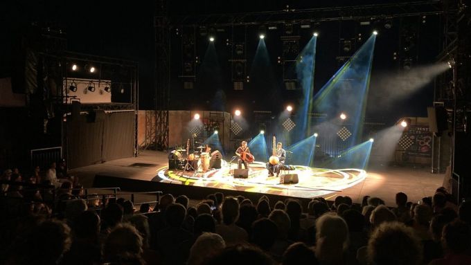 Fiest'A Sète 2026 : Les sons du monde s'emparent du bassin de Thau - La Revue du Luxe