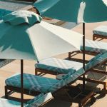 Burberry à Athènes: l'escale ultime de l'été sous le soleil grec - La Revue du Luxe