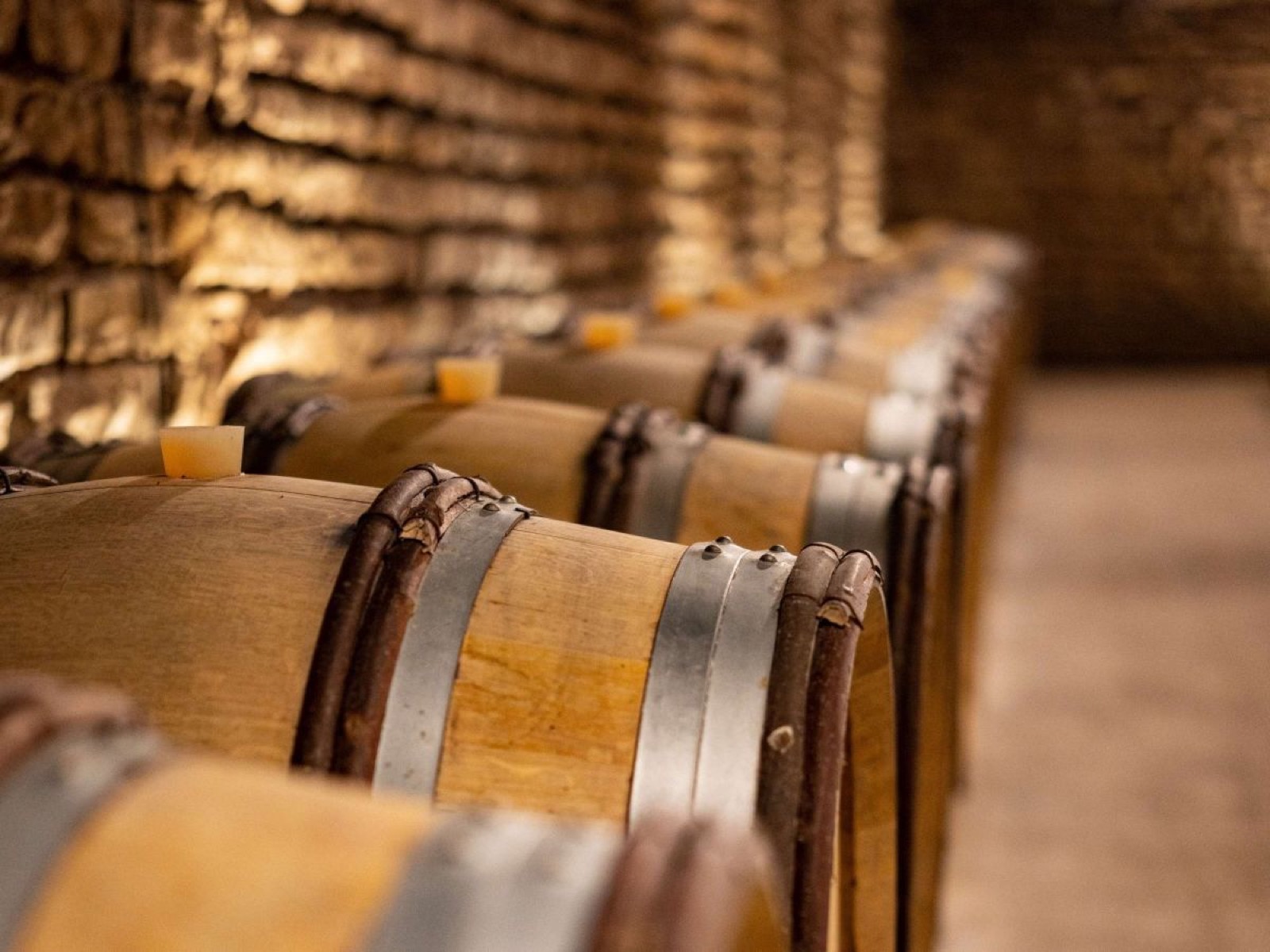 Chateau la commaraine cuverie tonneaux