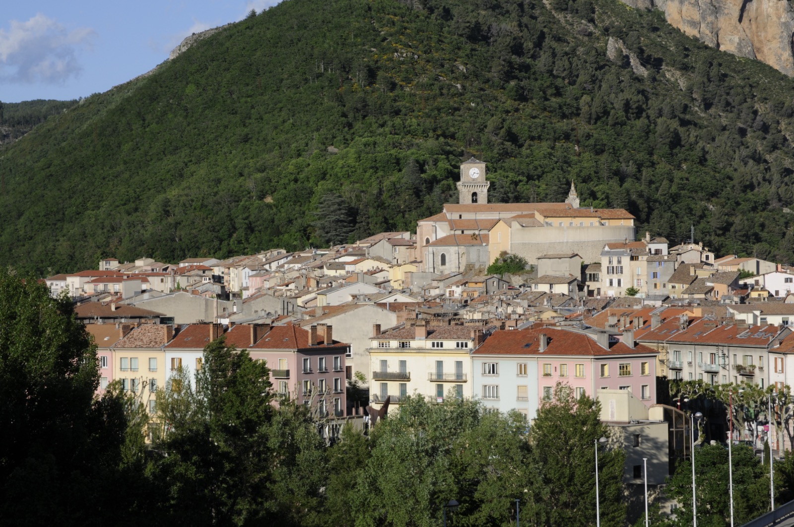Digne-les-Bains, où s’implante le complexe Golden Palace