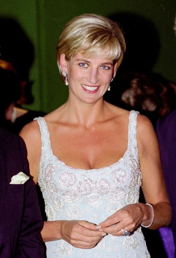 La manucure de la princesse Diana est de nouveau à la mode. - Vietnam. vn - La Revue du Luxe