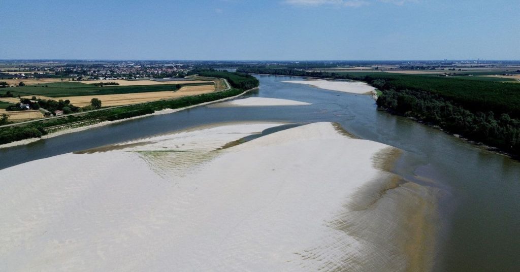 Le fleuve Pô à l'agonie : quand la mer Adriatique dévore les terres en Italie - La Revue du Luxe