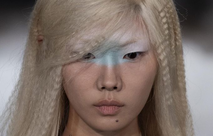 Maquillage haute couture: Les plus belles inspirations de l'automne-hiver 2026-2027 - La Revue du Luxe