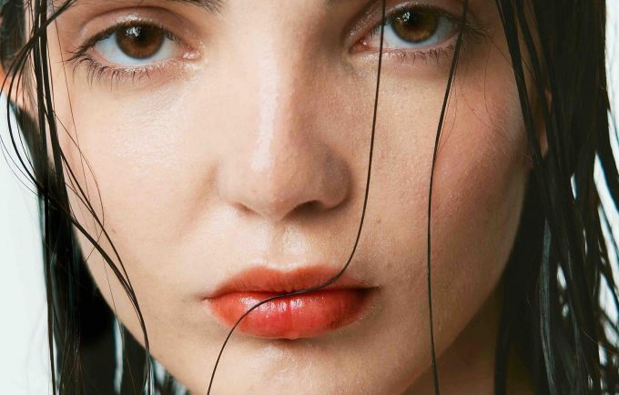 Beauté - Tendances 2026 : Le make up skincare hybride, la fusion parfaite pour une peau sublimée - La Revue du Luxe