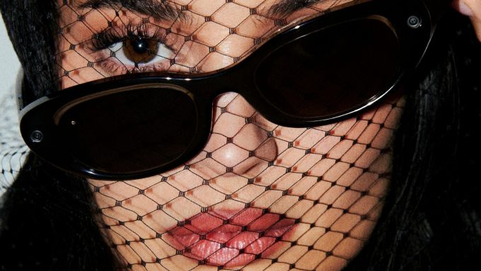 Meta Glasses: Quand Meta et Kylie Jenner réécrivent la vision connectée - La Revue du Luxe