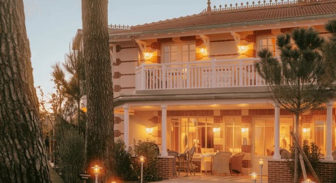 Villa Colette, premier hôtel 5 étoiles du Cap-Ferret, signé Philippe Starck