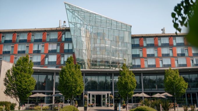 Hilton en Irlande : le groupe accélère son expansion avec DoubleTree - La Revue du Luxe