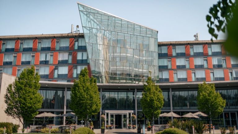 Hilton en Irlande : le groupe accélère son expansion avec DoubleTree