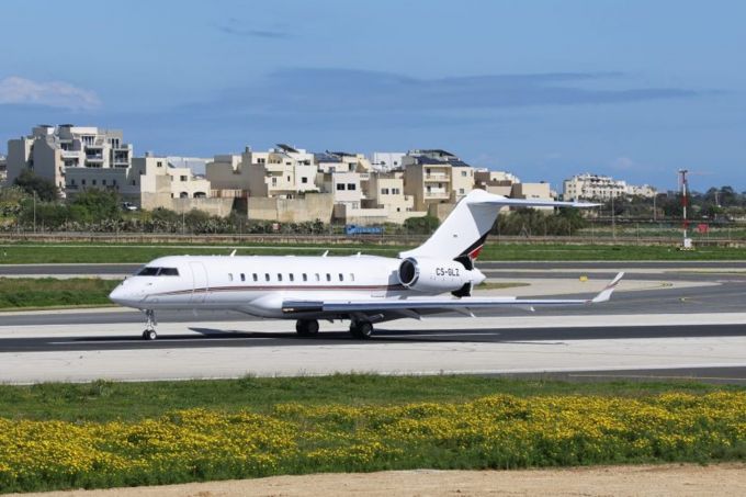 Le Bourget : au cœur du premier pôle d'aviation d'affaires d'Europe - La Revue du Luxe