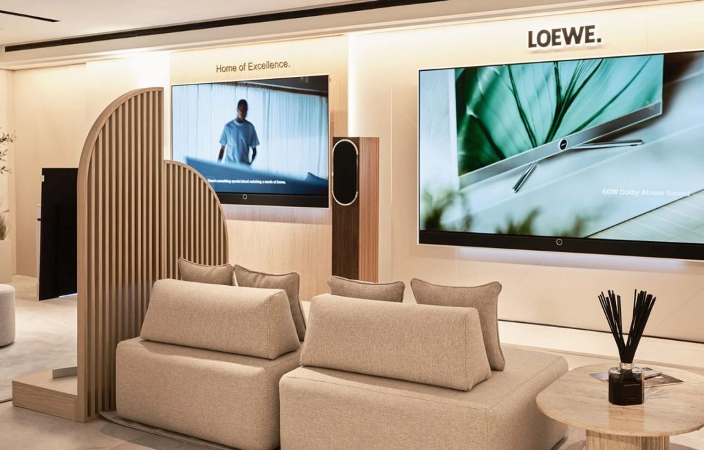 Loewe s'installe chez Harrods : un écrin de luxe technologique à Londres - La Revue du Luxe