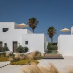 Paros Lancement PHOS - Octobre 2026 - Empiria Group : L'éveil des sens sous la lumière des Cyclades - La Revue du Luxe