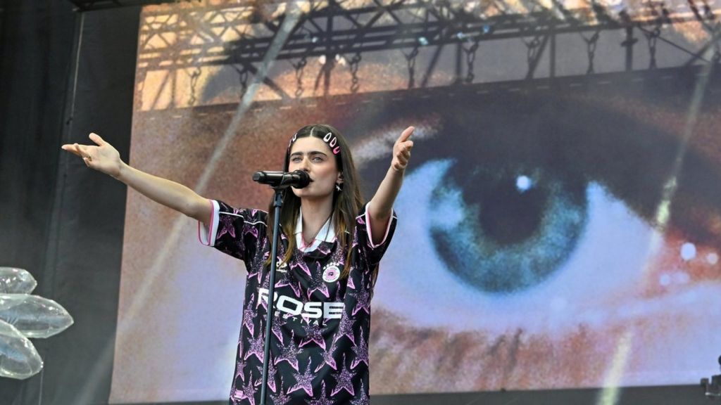 Rose Festival 2026 : la Star Academy crée la surprise à Toulouse - La Revue du Luxe