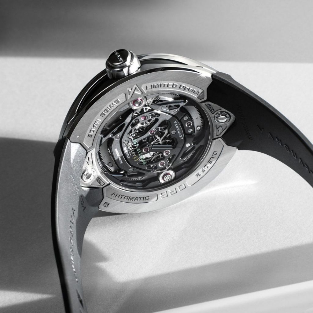 Sam Altman s'offre sept montres Vanguart ultra-rares aux couleurs d'OpenAI - La Revue du Luxe
