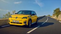La Renault 5 s'impose sur le podium des voitures électriques en Europe - La Revue du Luxe
