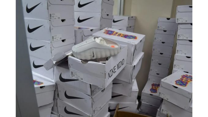 Saisie record de streetwear de luxe contrefait pour 10 millions de dollars en Californie - La Revue du Luxe