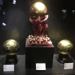 Les deux Ballons d'Or d'Alfredo Di Stéfano et son Super Ballon d'Or exposés au musée du Real Madrid