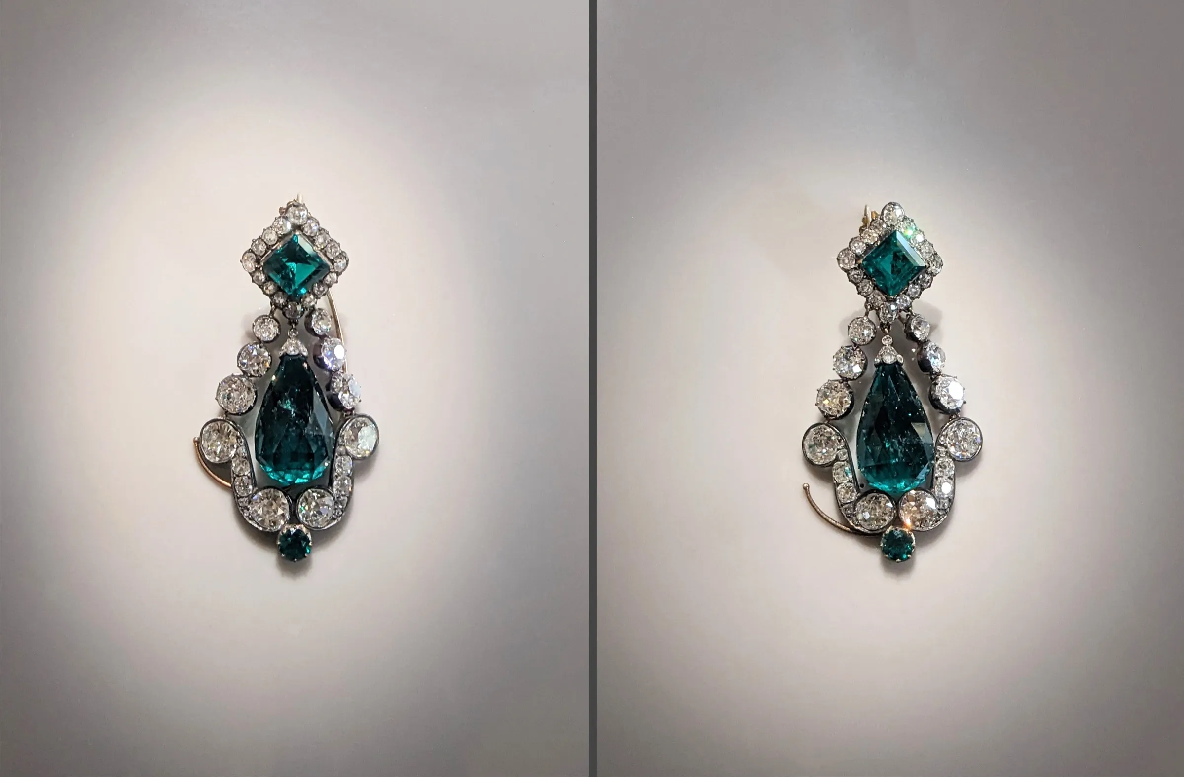 Paire de boucles d'oreilles en émeraudes et diamants de la parure de Marie-Louise