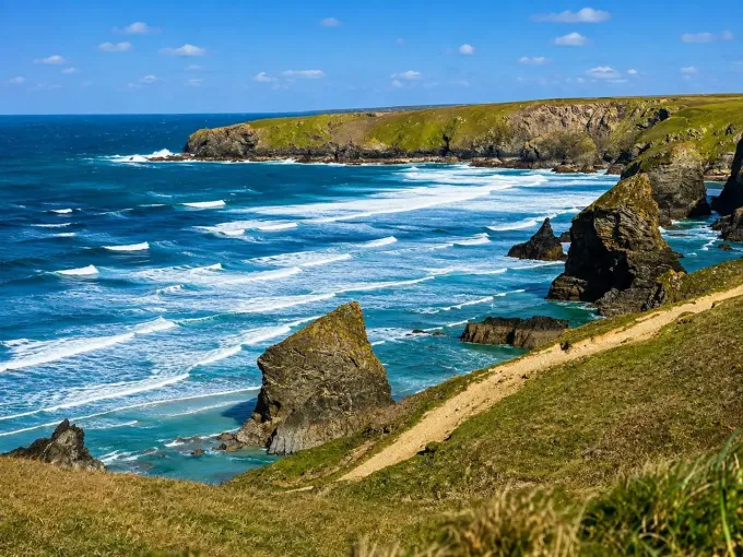 Château de Tintagel : le promontoire suspendu de Cornouailles entre histoire et légendes
