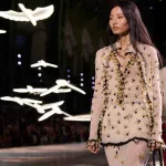 Défilé Chanel printemps-été 2027 : des racines et des ailes au Grand Palais - La Revue du Luxe