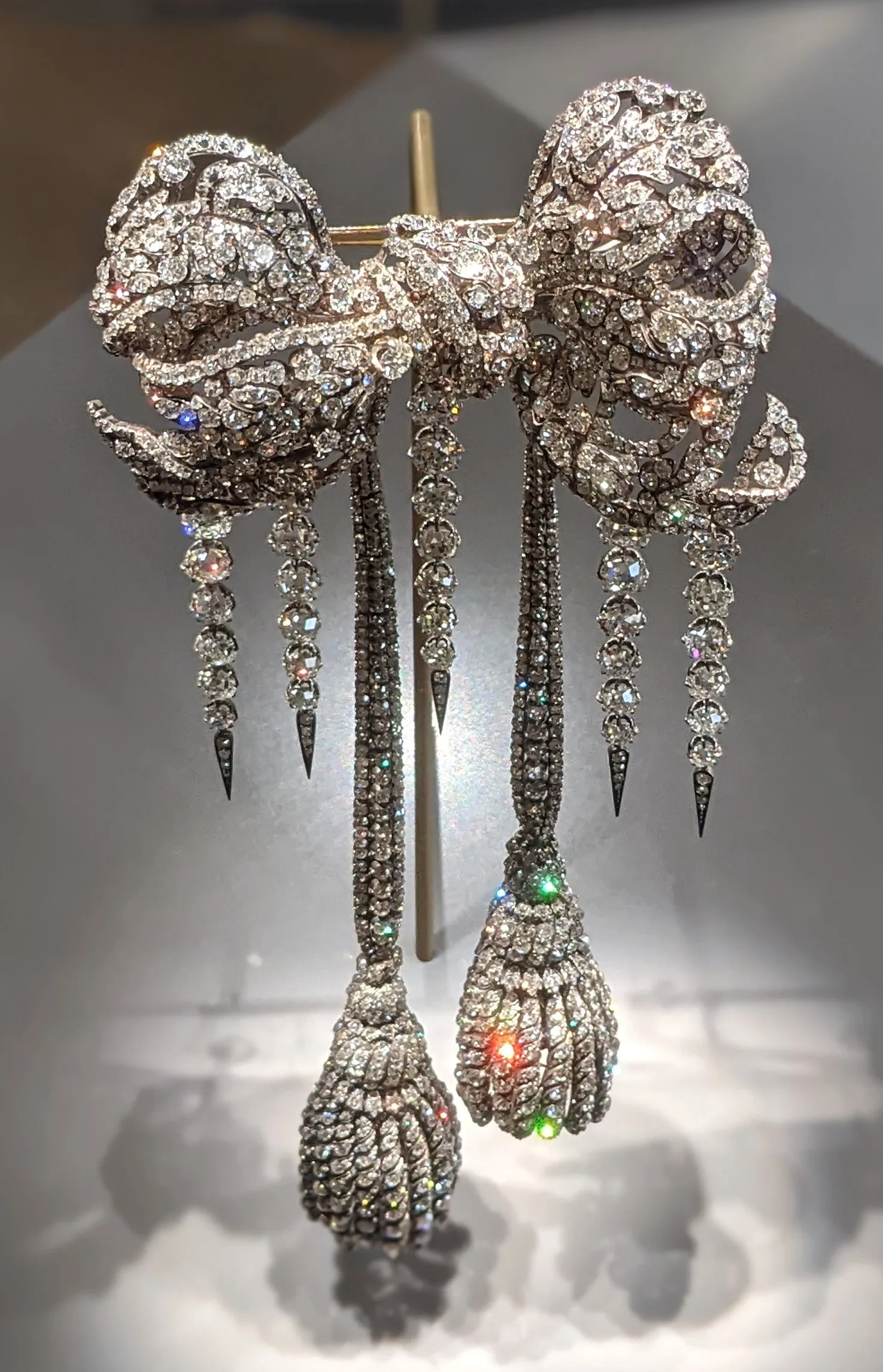 Grand nœud de corsage en diamants de l'impératrice Eugénie, par François Kramer