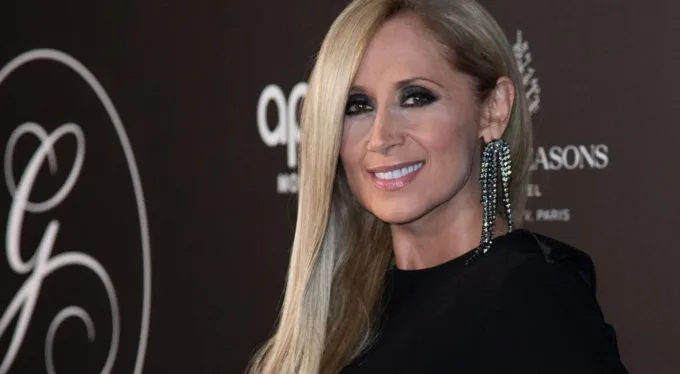 Lara Fabian en Sicile : sa villa refuge face à la mer et à l’Etna
