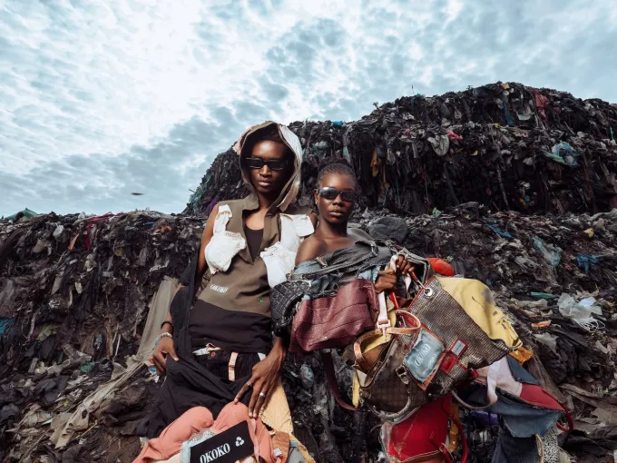 O'koko : le streetwear de luxe ghanéen qui sublime les déchets de la fast fashion - La Revue du Luxe