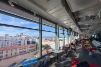 Marseille : l’hôtel Ruby Lilou inaugure son rooftop à La Joliette - La Revue du Luxe