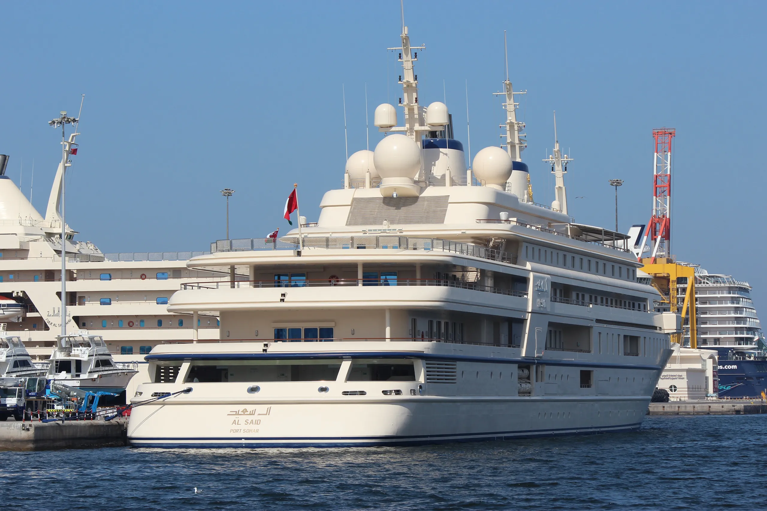 Le yacht Al Said à quai dans le port de Mascate